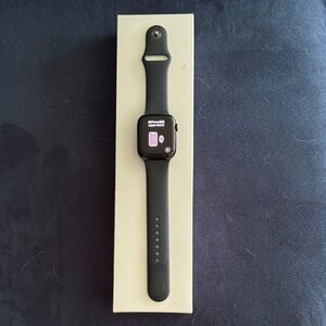 Apple Smartwatch with Black Band series 7 45 mm GPS + Cellular version